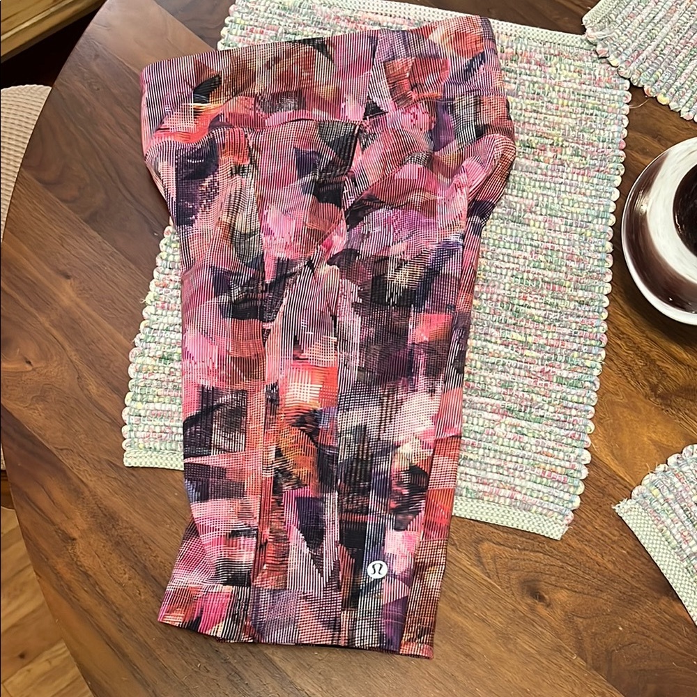 Lululemon Pink and Black Bike Shorts Artistic Design w/side pockets. - Picture 9 of 16